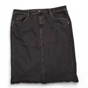 Universal Thread Black Denim Skirt Women’s Size 20W Plus Stretch Midi